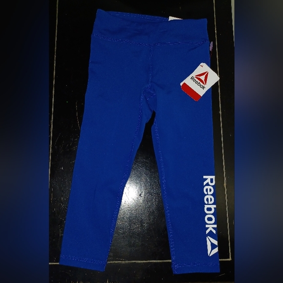 Girls Reebok suit - Picture 4 of 6